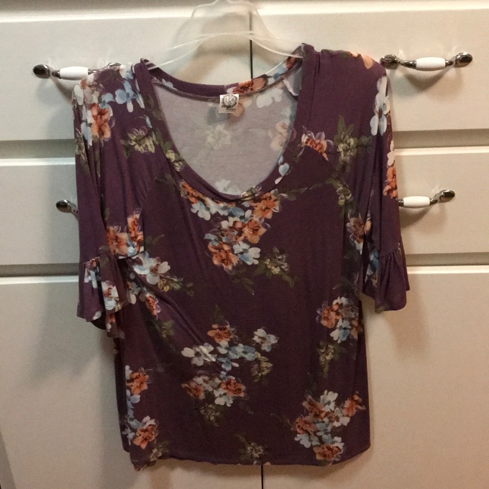 Mauve floral ruffled sleeve top